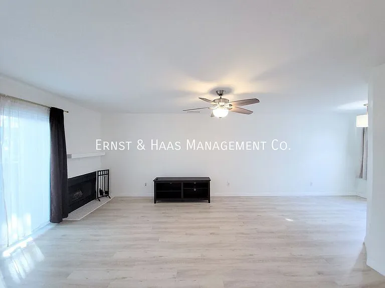 111 W Spring St #E — Photo 6