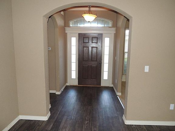 3rd image of 1651 N Oakhaven Pl