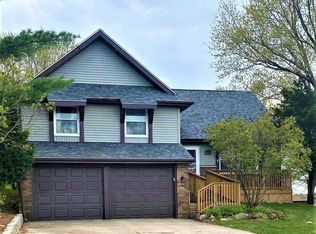 201 Oakwood Pl, Geneseo, IL 61254