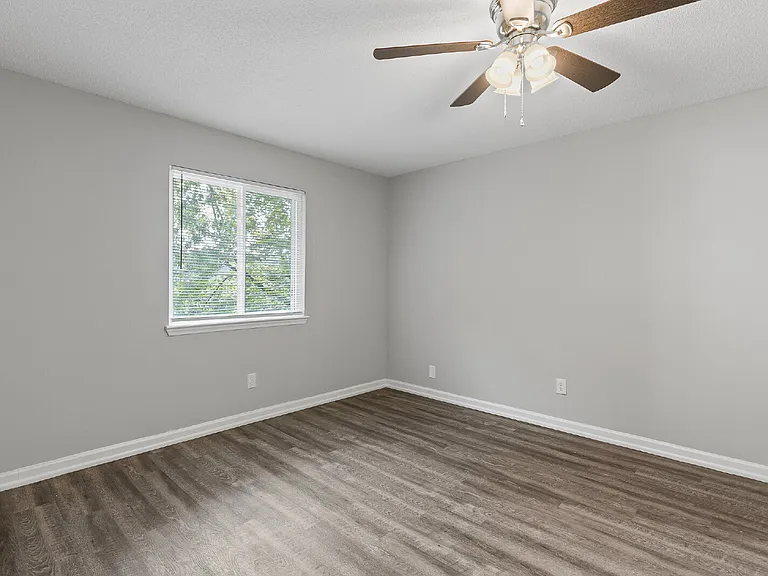 105 Ppoole St #103 — Photo 32