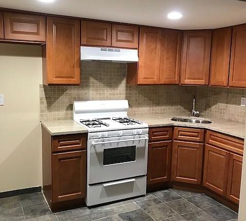 2nd image of 30 Hemlock Ln #1