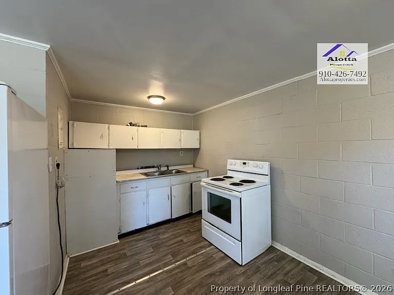 1153 Tammy St #B — Photo 6