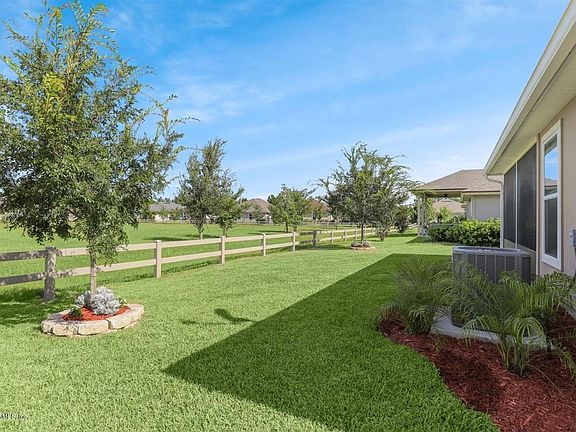 3rd image of 94067 Woodbrier Cir