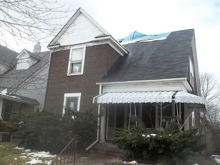 1st image of 25 S Irwin St