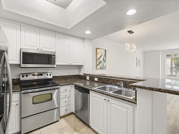 5th image of 9263 Regents Rd Unit B204