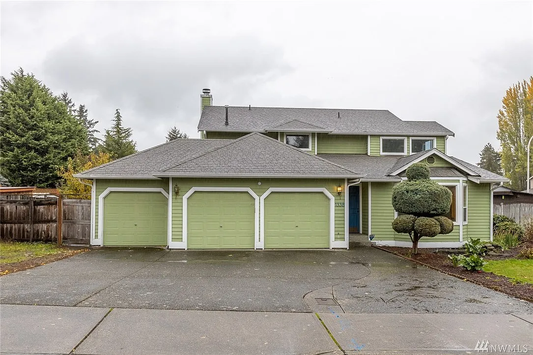 1338 Blaine Ave NE photo 1