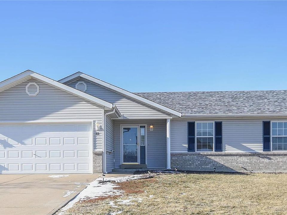 1st image of 33 S Camelot Dr
