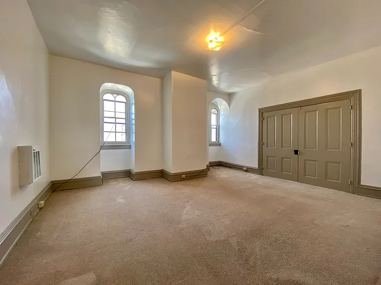 118 W Water St — Photo 8