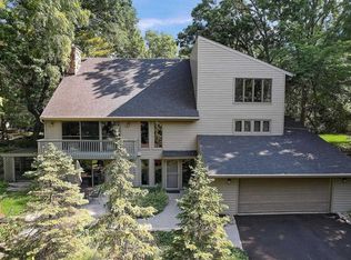 8640 Airport Rd, Middleton, WI 53562