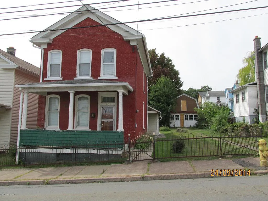 157 Franklin St photo 1