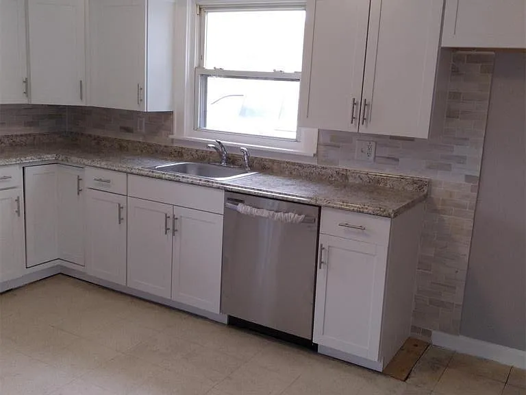 81 Mountainview Blvd #A — Photo 10