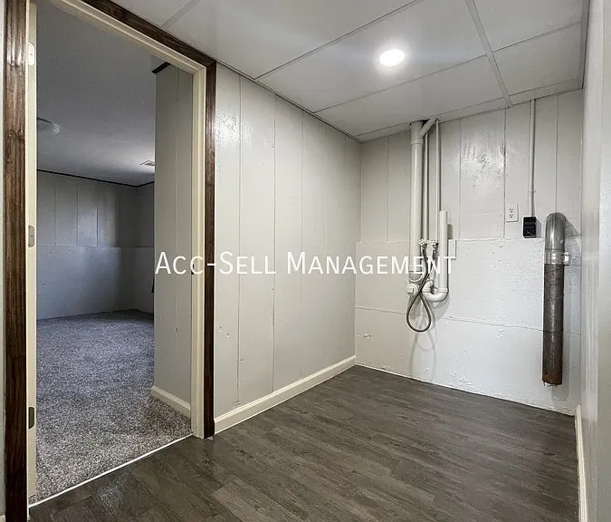 5233 Rich St — Photo 10