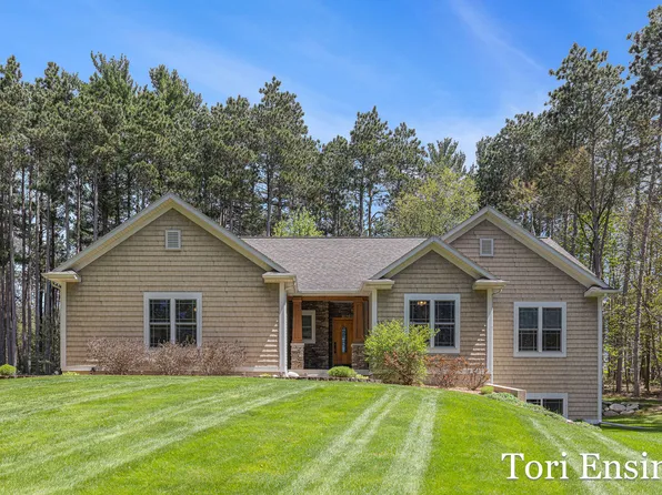12690 Scenic Rdg, Gowen, MI 49326