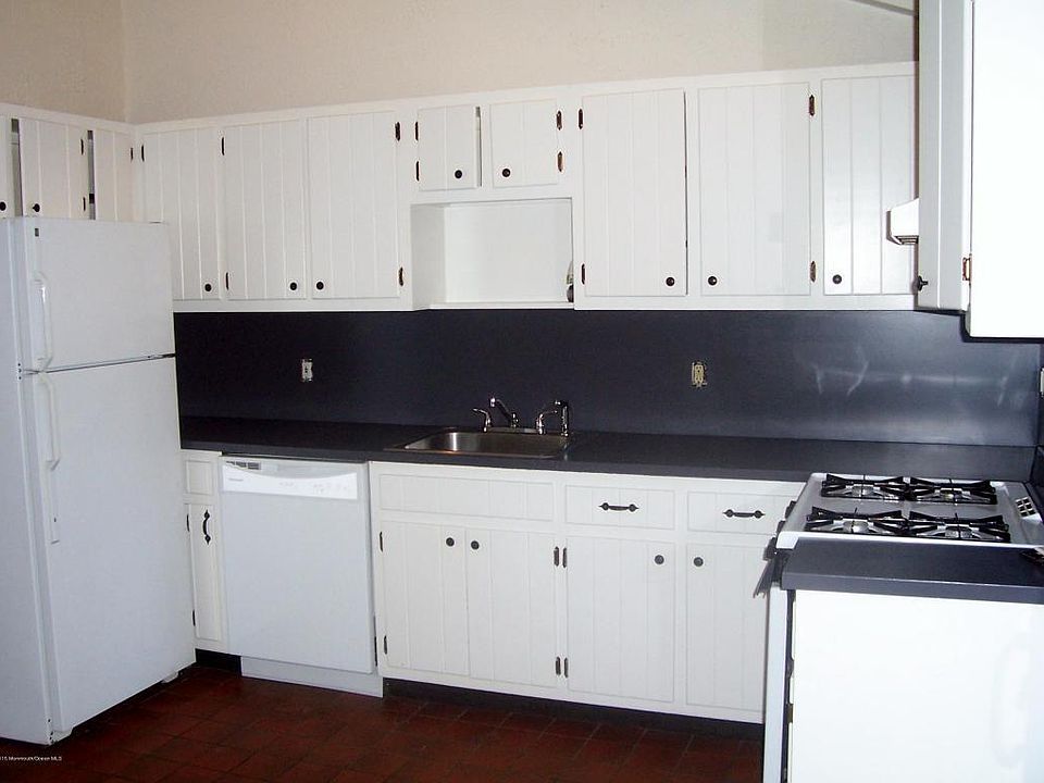 2nd image of 59 Linden Pl