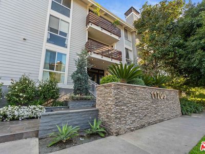 11706 Montana Ave APT 204, Los Angeles, CA, 90049