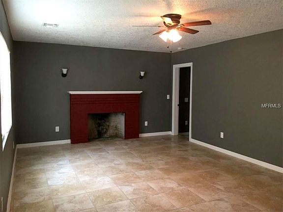 4th image of 902 W Candlewood Ave