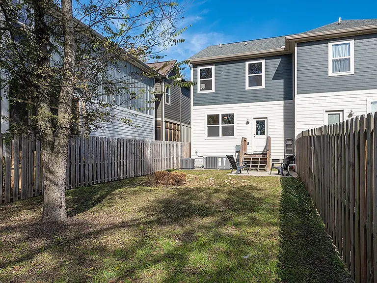 6223 California Ave — Photo 43