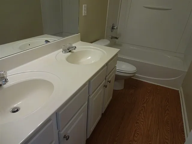 2357 Longmont Dr — Photo 13
