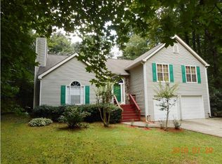 5590 Rolling Oaks Dr, Cumming, GA 30040