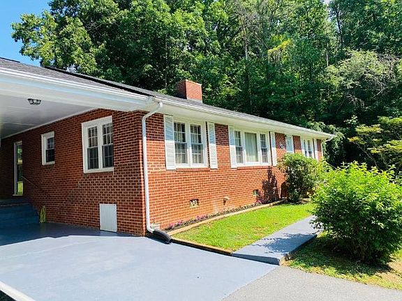 5th image of 130 Castle Heights Dr