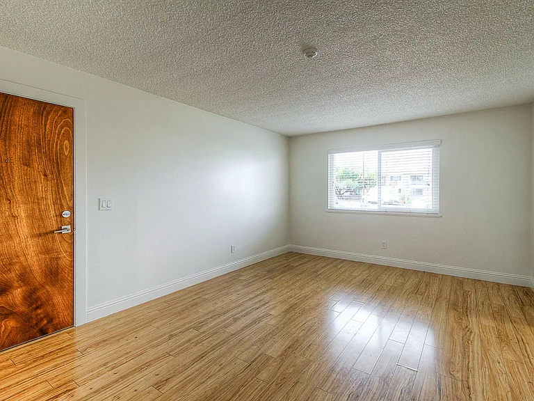 1532 Atlanta Ct #7 — Photo 7