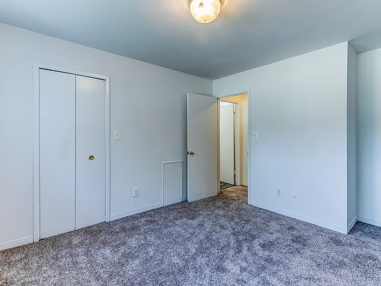 Sterling Troy Apartments — Photo 30