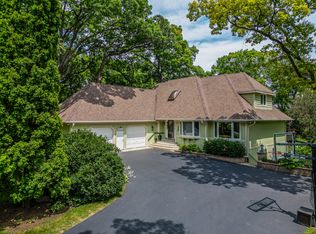 28W520 Pamela Ct, West Chicago, IL 60185