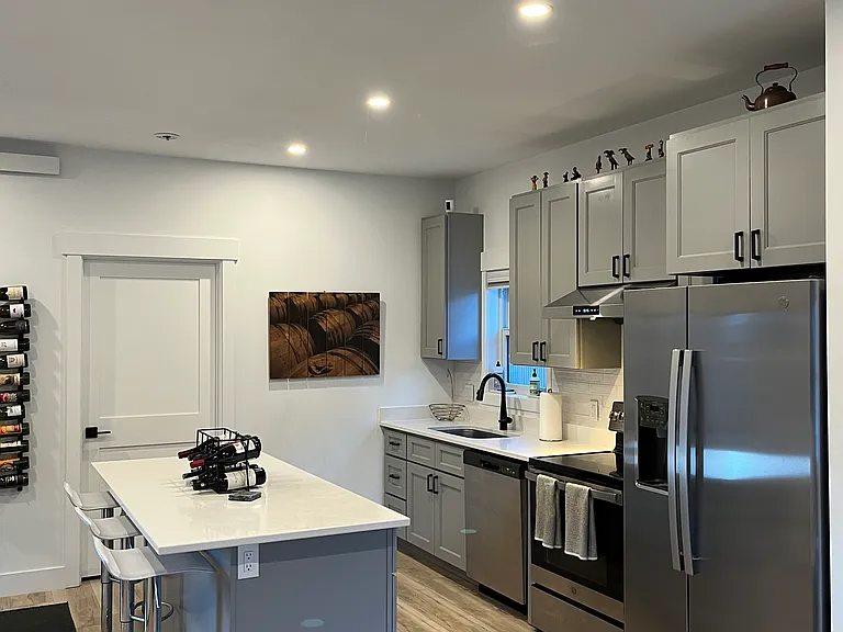 10604 Willow Ave — Photo 3