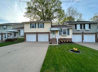 15 Cobblestone Ln, Huntington, WV 25705