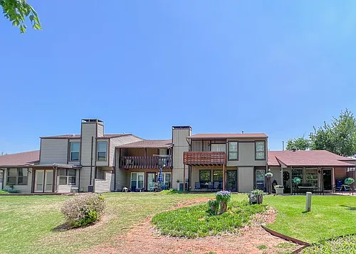 12021 Hawthorne Ln Photo 1
