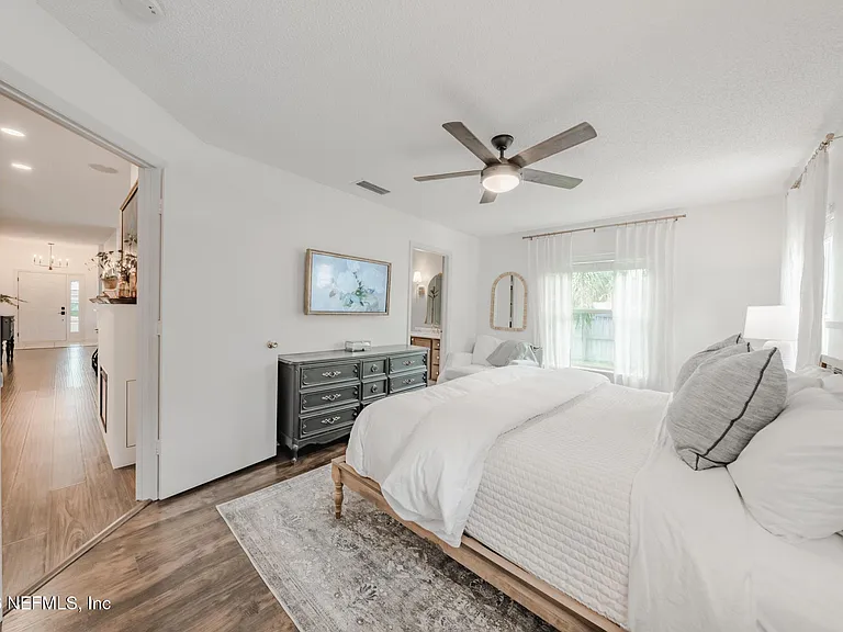 511 Chancellor Dr E — Photo 29