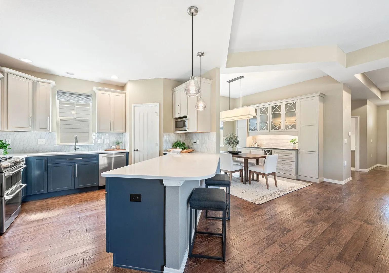Charming 4 Bedroom, 3 Bath Steel Ranch Patio Home — Photo 3