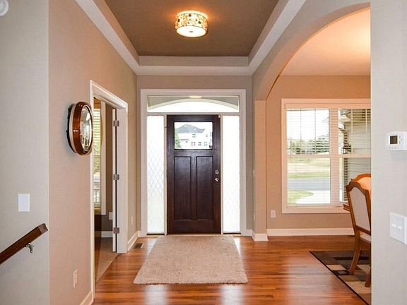 5th image of 359 Riverside Cir