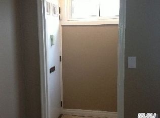 40 Edwards St APT 1C, Roslyn Heights, NY 11577