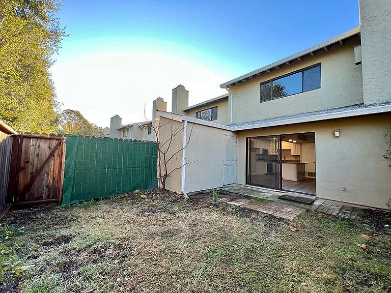 Adobe Creek Apartments — Photo 17