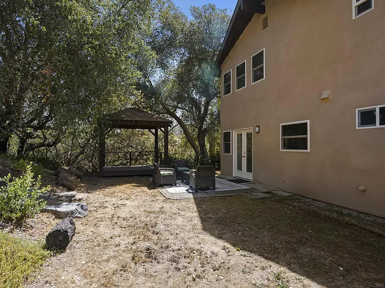 885 Eldorado Dr — Photo 37