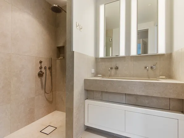 404 Park Avenue South image 7 of 12