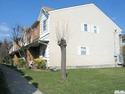 63 De Sibio Pl, Inwood, NY, 11096