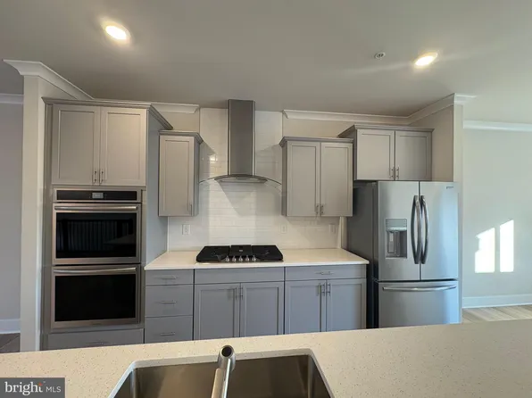 265 Swing Arc Ct, Baltimore, MD 21208