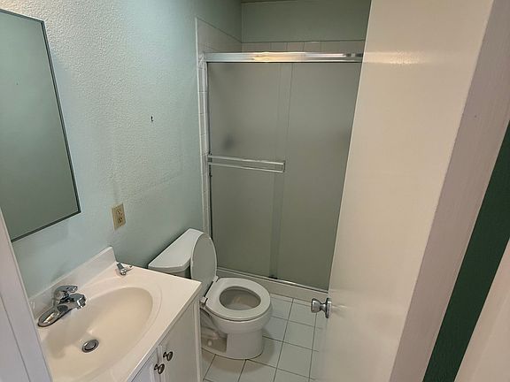 3rd image of 419 Cypress Ave #4