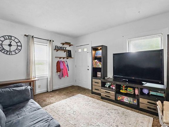 4th image of 3414 Fillmore Ln