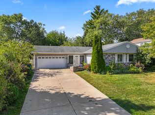 641 Silver Rock Ln, Buffalo Grove, IL 60089