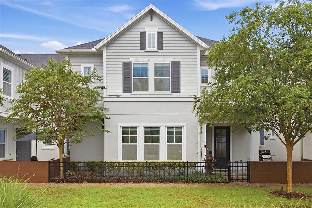 3 bed, 2.5 bath, 2818 sqft, $5,000 — Photo 1