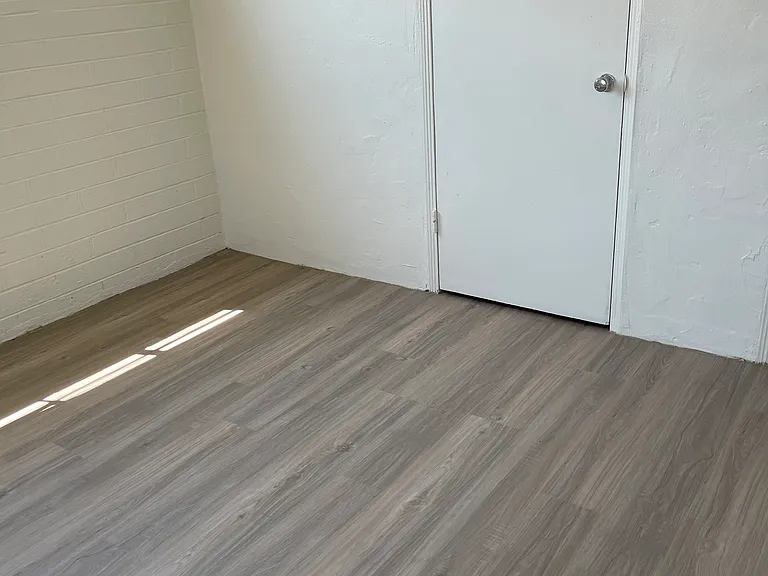 916 W Piedmont Rd — Photo 7