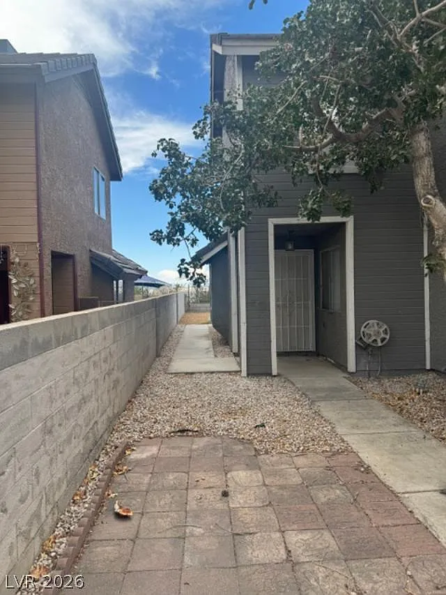 4 bed, 2.5 bath, 1788 sqft, $1,900 — Photo 3