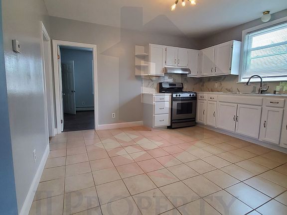 3rd image of 270 Woonasquatucket Ave #2