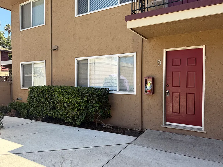 610 Grand Fir Ave #9 — Photo 4