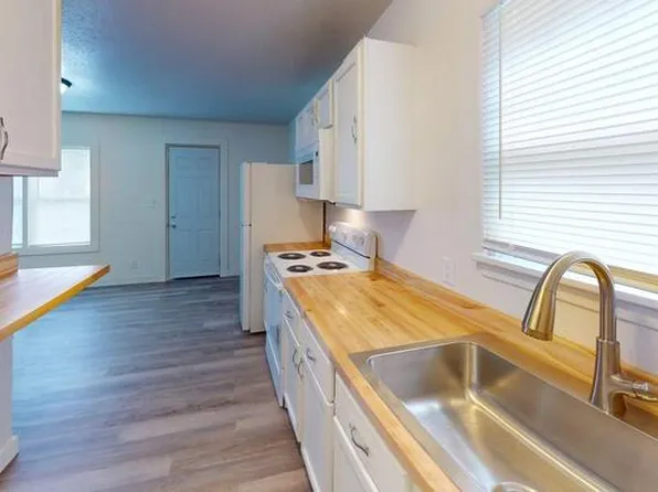 906 N 9th St, Bismarck, ND 58501