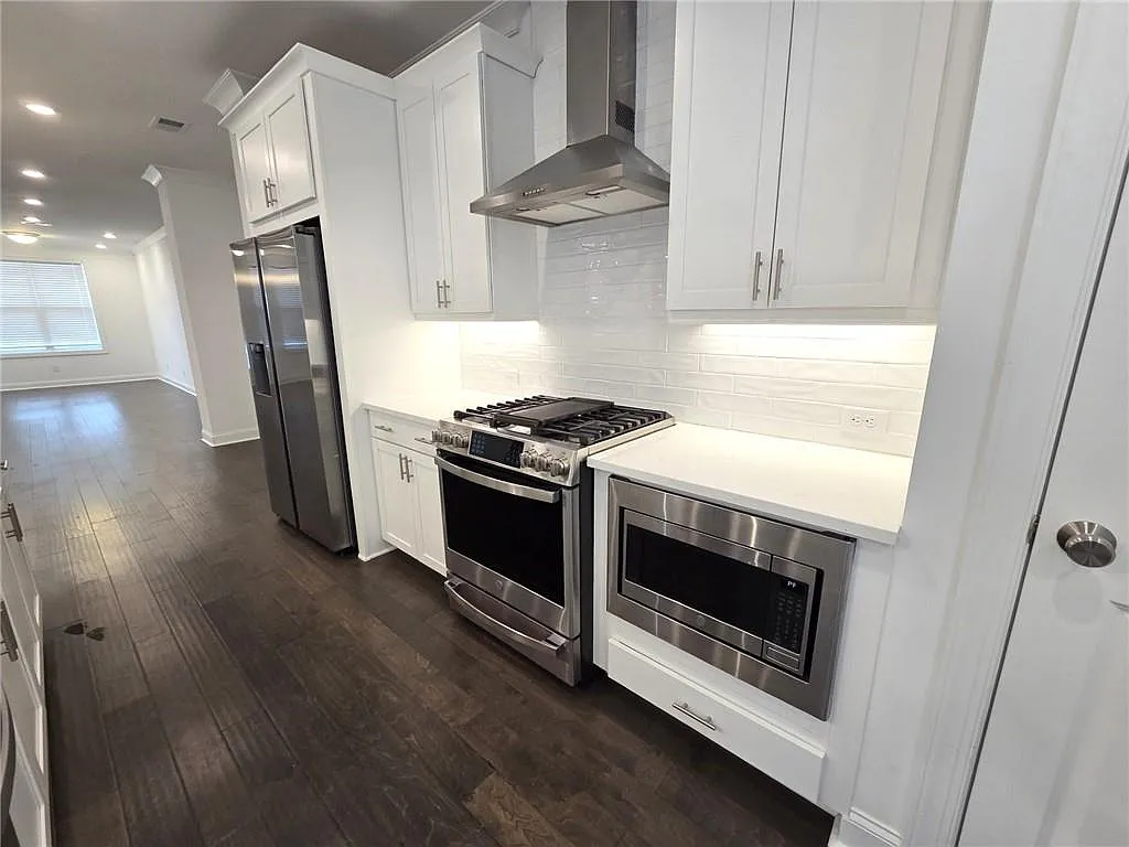 3 bed, 3.5 bath, 2186 sqft, $3,000 — Photo 4