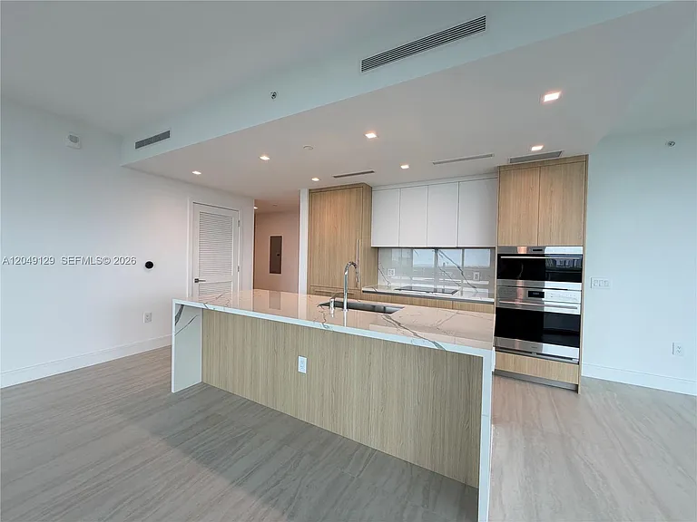 2411 Laguna Circle North 1411 #1411 — Photo 50